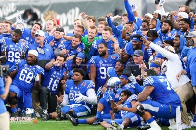 CFB2021TaxSlayerGatorBowlUKvsNCState1-2-21MDSVA-118