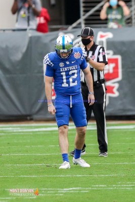 CFB2021TaxSlayerGatorBowlUKvsNCState1-2-21MDSVA-78