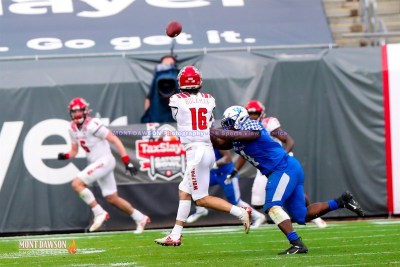 CFB2021TaxSlayerGatorBowlUKvsNCState1-2-21MDSVA-30