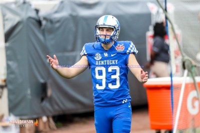 CFB2021TaxSlayerGatorBowlUKvsNCState1-2-21MDSVA-33