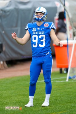 CFB2021TaxSlayerGatorBowlUKvsNCState1-2-21MDSVA-34