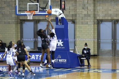 CWBBKentuckyvsSouthCarolina1-10-21TRWSVA-56