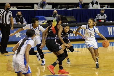 CWBBKentuckyvsSouthCarolina1-10-21TRWSVA-70