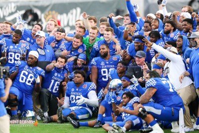 CFB2021TaxSlayerGatorBowlUKvsNCState1-2-21MDSVA-118