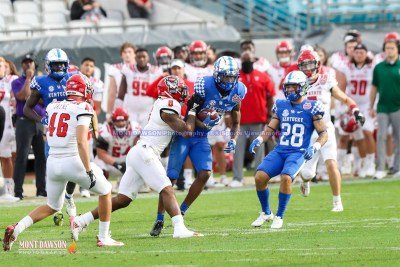 CFB2021TaxSlayerGatorBowlUKvsNCState1-2-21MDSVA-104