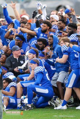 CFB2021TaxSlayerGatorBowlUKvsNCState1-2-21MDSVA-116