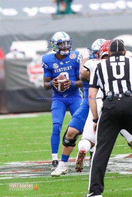 CFB2021TaxSlayerGatorBowlUKvsNCState1-2-21MDSVA-45