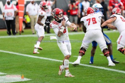 CFB2021TaxSlayerGatorBowlUKvsNCState1-2-21MDSVA-51