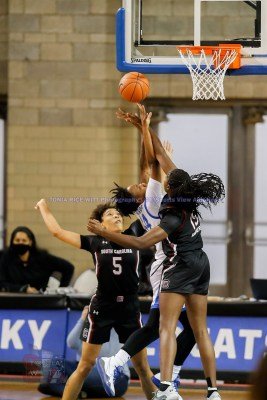 CWBBKentuckyvsSouthCarolina1-10-21TRWSVA-12
