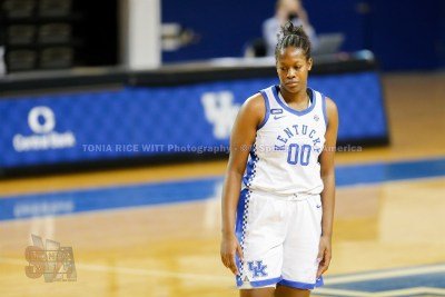 CWBBKentuckyvsSouthCarolina1-10-21TRWSVA-17