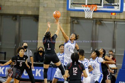 CWBBKentuckyvsSouthCarolina1-10-21TRWSVA-24