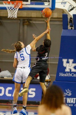 CWBBKentuckyvsSouthCarolina1-10-21TRWSVA-30