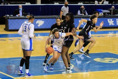 CWBBKentuckyvsSouthCarolina1-10-21TRWSVA-34