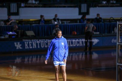 CWBBKentuckyvsSouthCarolina1-10-21TRWSVA-43