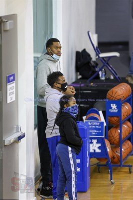 CWBBKentuckyvsSouthCarolina1-10-21TRWSVA-58