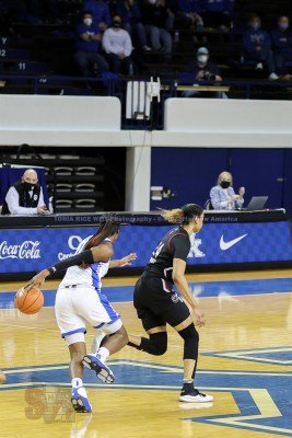 CWBBKentuckyvsSouthCarolina1-10-21TRWSVA-63