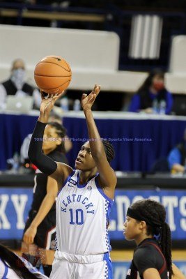 CWBBKentuckyvsSouthCarolina1-10-21TRWSVA-69