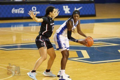 CWBBKentuckyvsSouthCarolina1-10-21TRWSVA-73