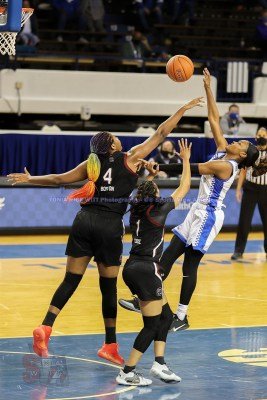 CWBBKentuckyvsSouthCarolina1-10-21TRWSVA-82