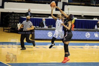 CWBBKentuckyvsSouthCarolina1-10-21TRWSVA-83