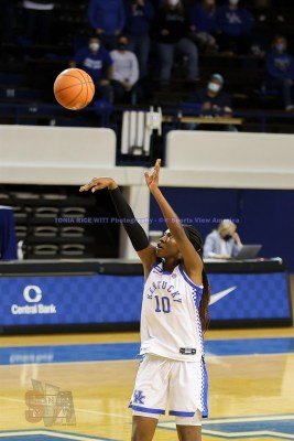 CWBBKentuckyvsSouthCarolina1-10-21TRWSVA-87